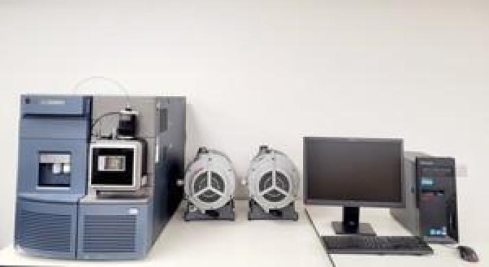 Waters Xevo TQ-S Mass Spectrometer (2011) w/ PC &  Mass Lynx Software Lab-cover