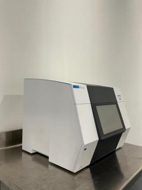 Agilent AriaDx Real-Time PCR Thermocycler with 96-Well Block and Touchscreen Interface-cover