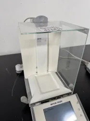 Mettler Toledo XS104 Analytical Balance with Draft Shield and Integrated Printer, 7 of 8