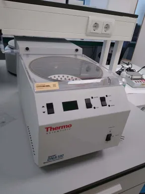 Thermo Savant DNA 120 SpeedVac Concentrator