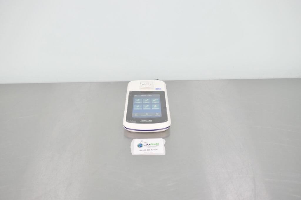 Thermo Fisher Qubit 4 Fluorometer for DNA, RNA, and Protein Quantification