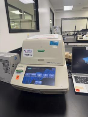 Bio-Rad C1000 Touch Gradient Thermal Cycler with Touchscreen Interface-cover