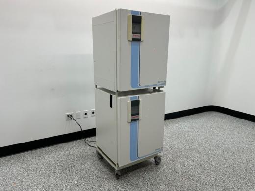 Thermo Scientific HERAcell 150i CO2 Doublestack Cell Culture Incubator System-cover