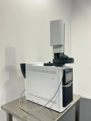 Agilent GC Intuvo 9000 (G3950A) with ALS 7650A (G4567A) Autosampler Gas Chromatography System