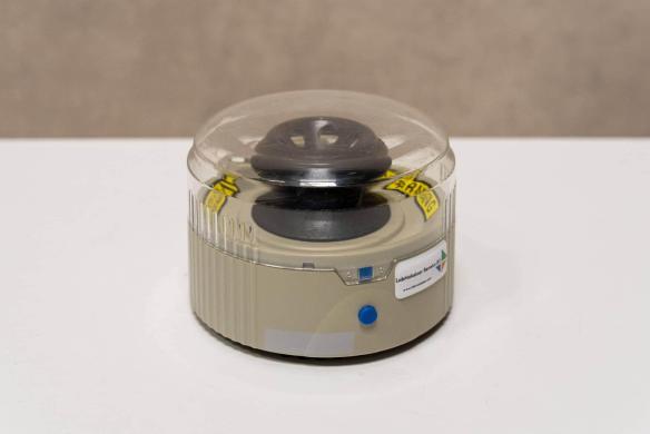 Fisher Scientific 3722L Microcentrifuge-cover