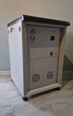 Peak Scientific NM30LA High Purity Nitrogen Generator-cover