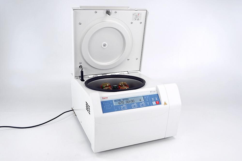 Thermo Scientific Megafuge 8R Refrigerated Benchtop Centrifuge with TX-150 Swing-Out Rotor