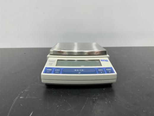 Shimadzu Electronic Analytical Balance for Precise Laboratory Weighing-cover