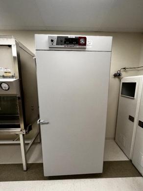 Sheldon 2440-ZZMFG Reach-In CO2 Incubator with Digital Temperature & CO2 Control-cover