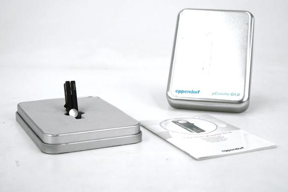 Eppendorf uCuvette G1.0 1 mm 6138 Microvolume Cuvette for NanoDrop Measurements-cover