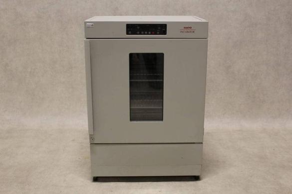 Sanyo MIR 152 Refrigerated Incubator-cover