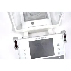 Mettler Toledo AX26 Comparator Microbalance, 4 of 6