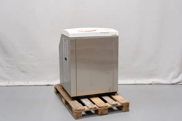 Tuttnauer 3870 ELVCGD Laboratory Autoclave for Sterilization Applications