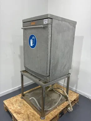 Siemens aquaVario Laboratory Glassware Washer with Stainless Steel Construction