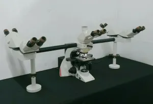 Leica DM2500 Multihead 5-Headed Teaching Microscope System, 2 of 8