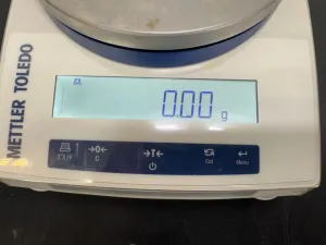 Mettler Toledo PL602E Digital Analytical Balance for Precision Weighing, 3 of 4