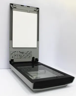 Canon CanoScan 5600F Flatbed Scanner with 4800x9600 dpi Resolution and 35mm Film Scanning