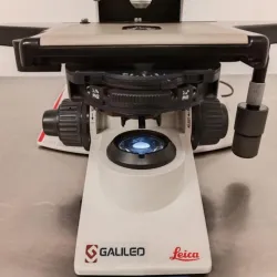 Leica DM2500 Trinocular Microscope, 12 of 16