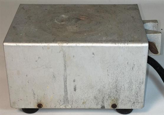 VWR 200 Mini Magnetic Stirrer with Cast Aluminum Plate-cover