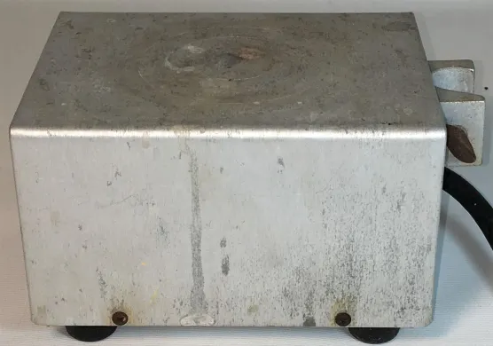VWR 200 Mini Magnetic Stirrer with Cast Aluminum Plate