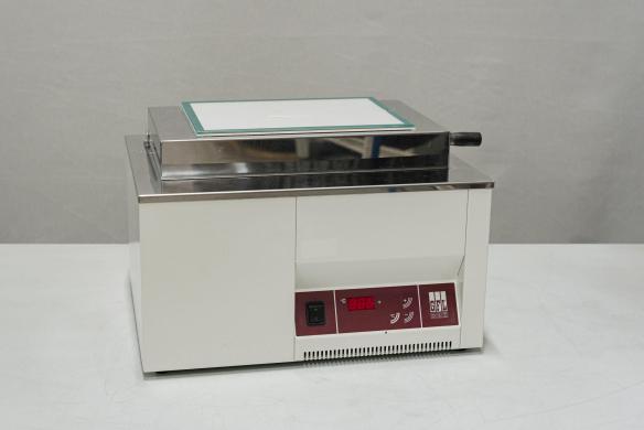 GFL 1008 Water Bath-cover