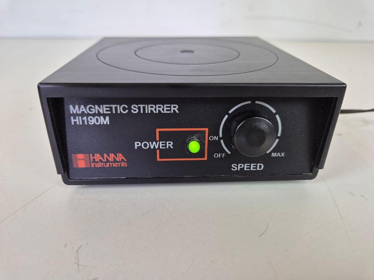 Hanna HI190M Compact Magnetic Stirrer for Precise Laboratory Mixing