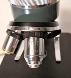 Cenco HVS-20 Monocular Compound Microscope with 40X to 400X Magnification and Illumination, 4 of 9