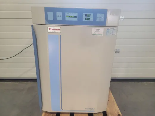 Thermo Scientific 3429 8000 WJ Water Jacket CO2 Incubator with HEPA Filtration