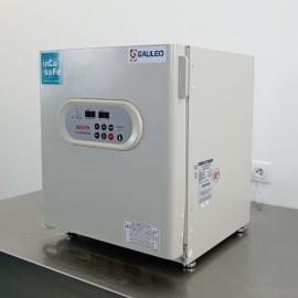 Sanyo MCO-5AC CO2 Incubator with 49-Liter Chamber and Precise Environmental Control