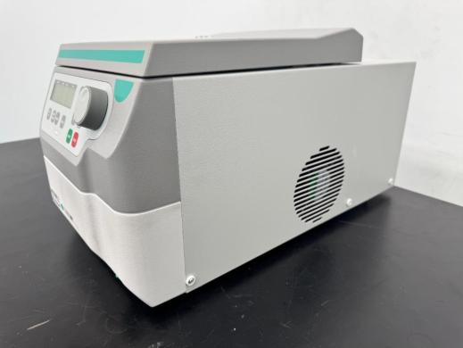 Hermle Benchmark Z 216 MK High-Performance Benchtop Centrifuge-cover