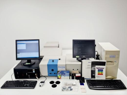 HORIBA Fluorolog 3-22 Spectrofluorometer System Lab-cover