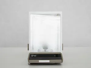 Mettler AE100 Analytical Balance for Precision Weighing, 2 of 3