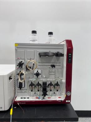 GE Healthcare ÄKTA pure 29015408 Chromatography System with Fraction Collector F9-C-cover