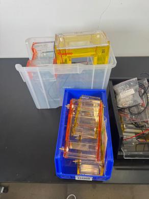 Thermo Fisher Scientific Electrophoresis Gel Boxes Multi-Unit Lot-cover