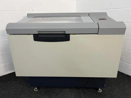 New Brunswick Excella E25 Incubating Shaker with precise temperature and speed control-cover