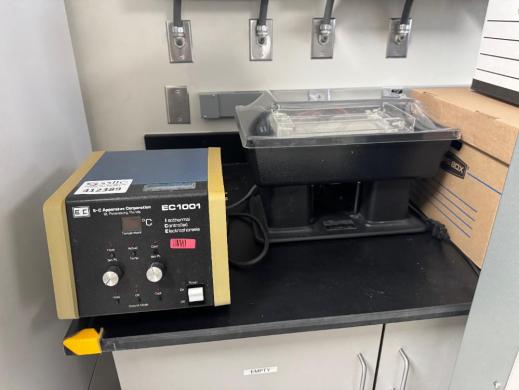 E-C Apparatus EC1001 Electrophoresis Power Supply with Gel Electrophoresis Tank-cover
