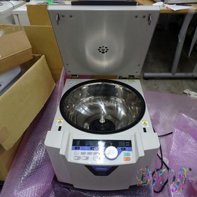 Tomy Seiko LCX-100 Multipurpose Multirack Centrifuge with TS-33 Rotor-cover