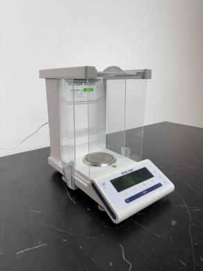 Mettler Toledo New Classic MF Analytical Balance-cover