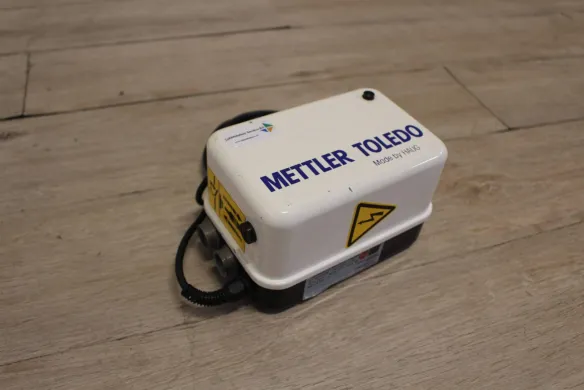 Mettler Toledo EN SL LC Deionizing Power Supply