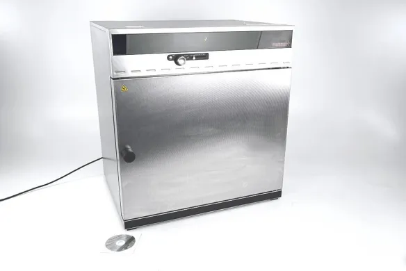 Memmert INB500 Microbiological Incubator, 108 L, 70 °C
