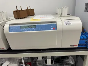 Thermo Fisher Sorvall Legend XTR Refrigerated Benchtop Centrifuge with Digital Controls, 2 of 4