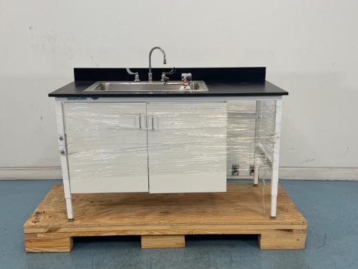 Formaspace 5' Stationary Laboratory Workbench with Integrated Sink-cover