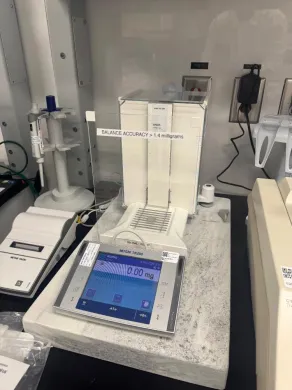 Mettler Toledo XP205 Analytical Balance with Touchscreen and Glass Draft Shield