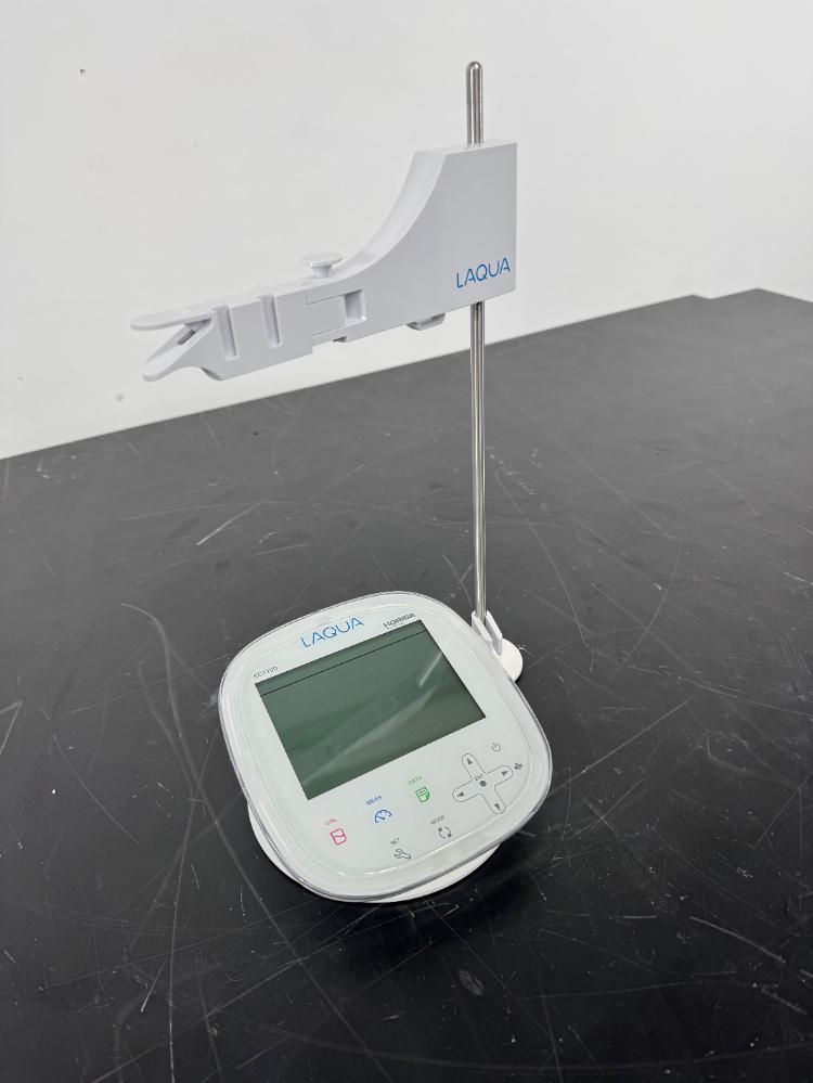 Horiba Laqua Benchtop Conductivity Meter for Laboratory Electrochemical Analysis