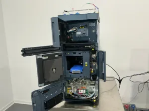 Waters Acquity HClass Plus HPLC System with QSM Pump, FTN-H Autosampler, and PDA Detector, 3 of 4