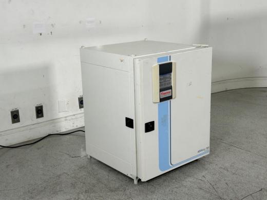 Thermo Scientific Heracell 150i CO2 Incubator for Precise Cell Culture-cover