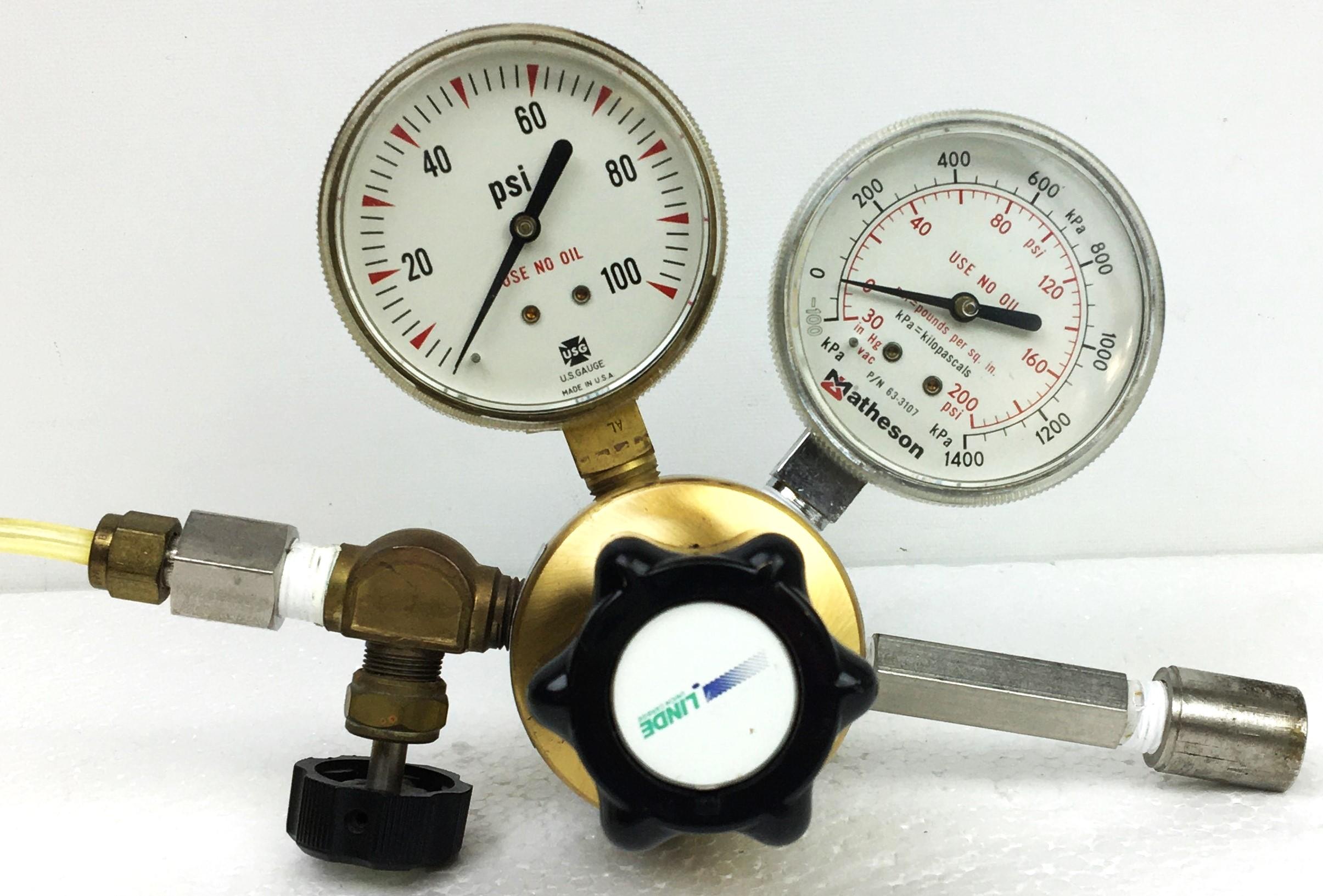 Linde Union Carbide Single Stage Gas Pressure Regulator with Gauges