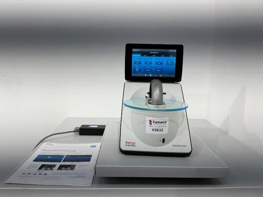 Thermo Fisher Scientific NanoDrop One C UV/VIS Microvolume Spectrophotometer-cover