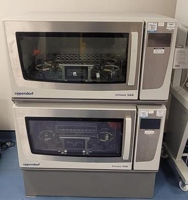 Eppendorf Innova S44i Shaking Incubator-cover