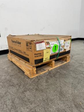 Thermo Scientific Solaris 4000 Digital Laboratory Shaker Model SK4000-cover